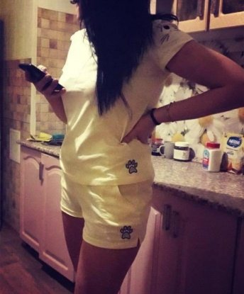 🌹 У меня в арсенале множество разнообразных услуг, которые наполнят нашу встречу страстью и наслаждением. Я умею тонко чувствовать мужчину, понимая его желания без слов. 💋 Живу в Москве, и готова принять тебя в уютной атмосфере моей роскошной квартиры. 🏙️ Мои клиенты оставляют положительные отзывы: я создаю атмосферу релаксации и расслабления, чтобы ты забыл обо всех проблемах и только наслаждался моментом рядом со мной. 🌟 Убедись собственными глазами, посмотрев мои фото, которые я с радостью тебе предоставлю. Рискуй, позвони мне, и мы откроем для себя мир незабываемых эмоций и удовольствия. 😉💫 Оксана